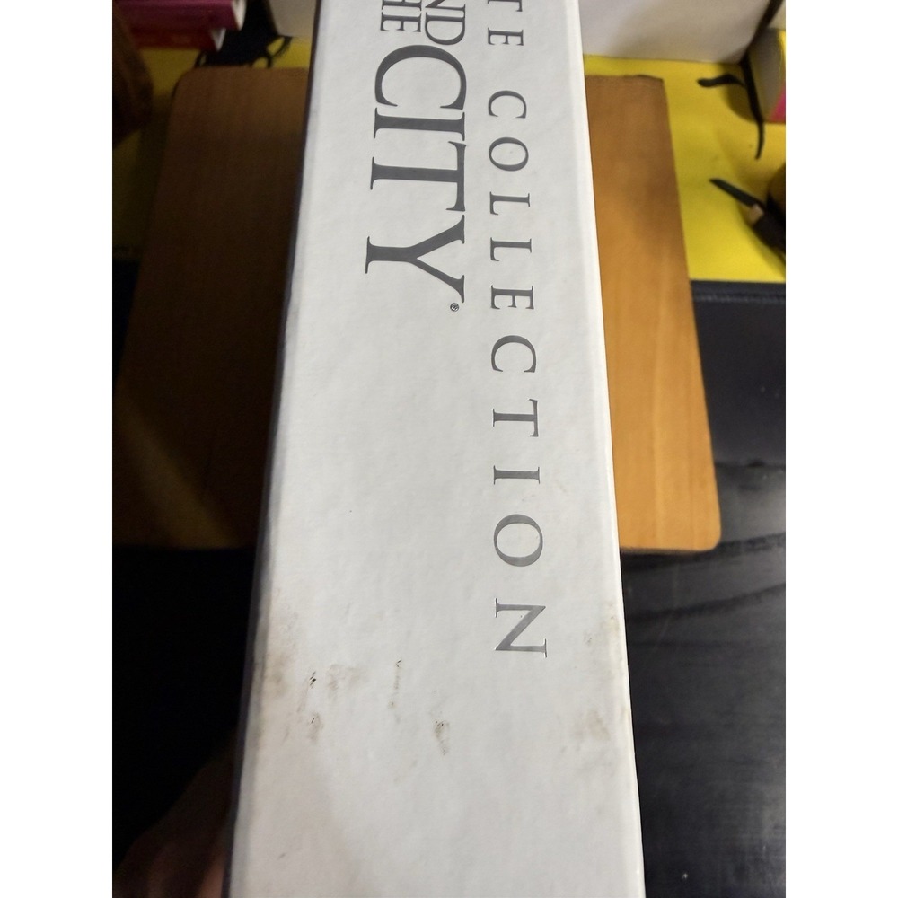 The Complete Collection Sex and the City Hardcover Box Set Carrie Bradshaw - Picture 12 of 16